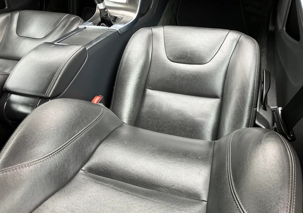 Volvo V60 cena 42900 przebieg: 245324, rok produkcji 2014 z Polanów małe 781
